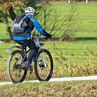 cyclists-1782947_1920.jpg