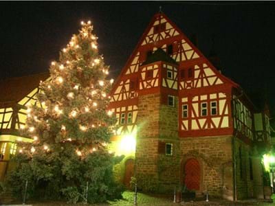 Rathaus_Weihnachtsbaum2.jpg